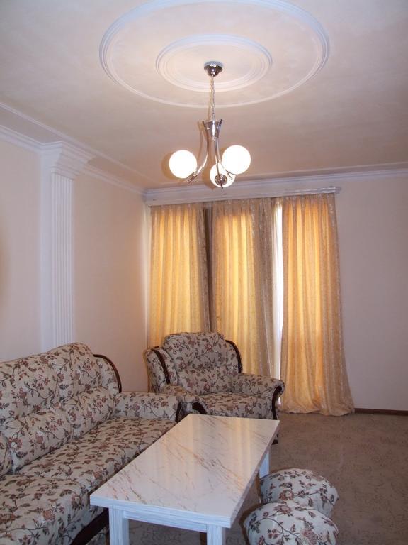 Hotel Central Jermuk Bilik gambar